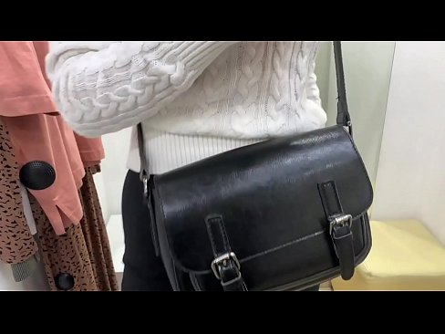 ❤️ Јавна мастурбација на младата кучка FeralBerry со дилдо во фитинг просторијата ❤❌ Порно видео на порно mk.hentaisea-com.ru ﹏